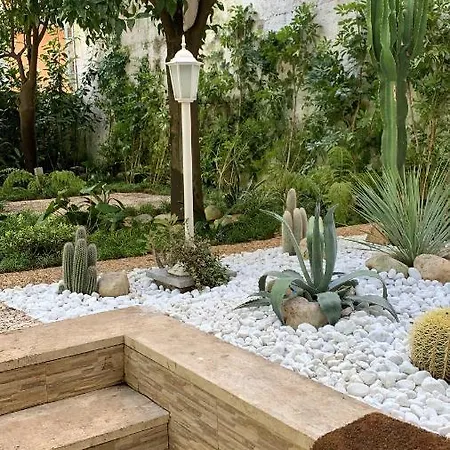 Twins House Bed & Breakfast